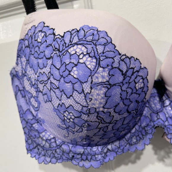 Victoria’s Secret Dream Angels bra.  Perfect condition.  32DD - Picture 2 of 5